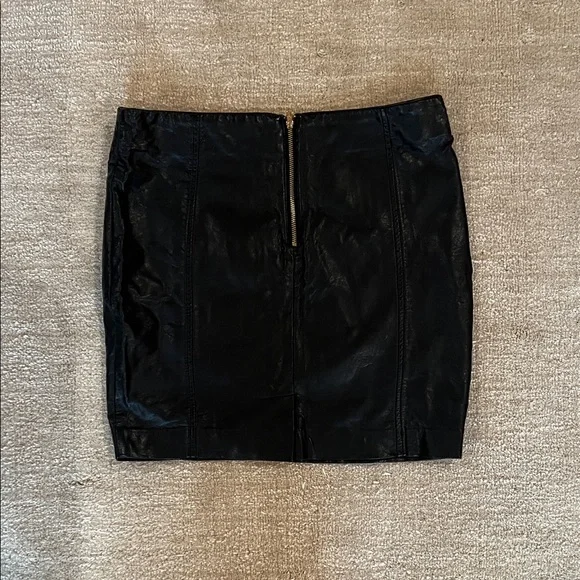 Topshop Black Mini Skirt with Zipper Accents - Picture 3 of 3